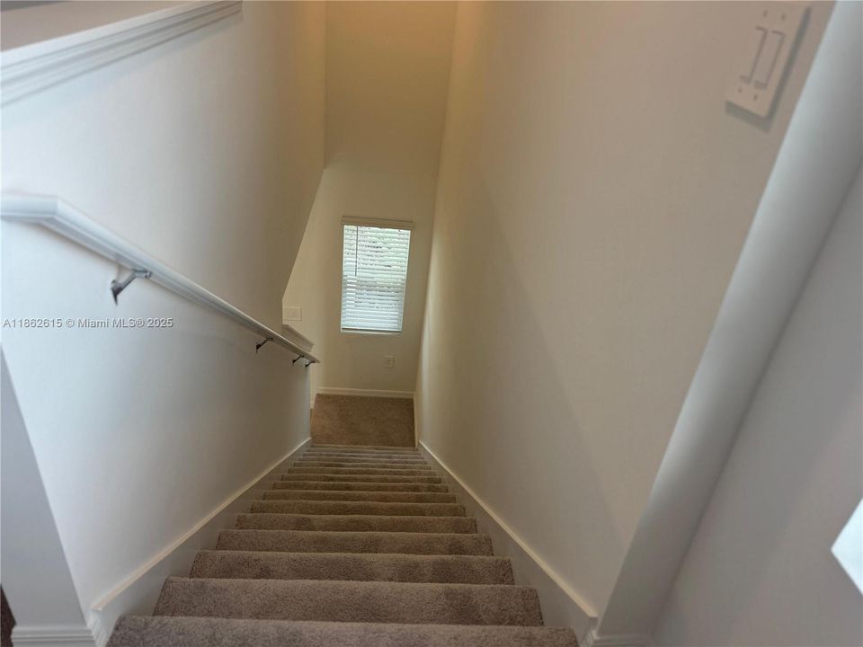 Recently Rented: $2,650 (6 beds, 3 baths, 2463 Square Feet)