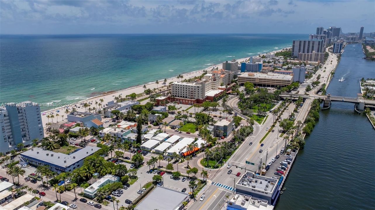 出租: $17,000 (2 贝兹, 2 浴室, 2454 平方英尺)