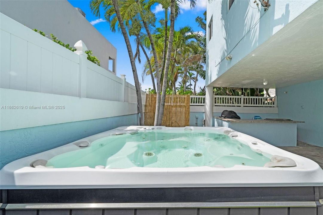 出租: $17,000 (2 贝兹, 2 浴室, 2454 平方英尺)