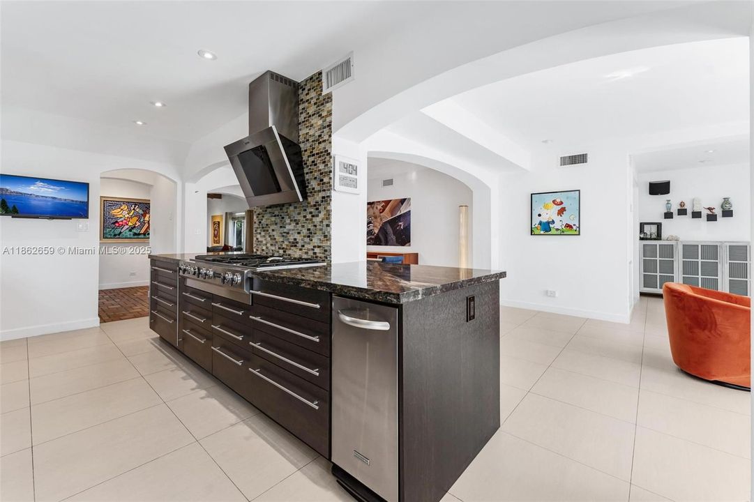 For Sale: $3,650,000 (4 beds, 4 baths, 3281 Square Feet)