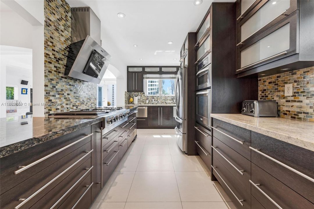 For Sale: $3,650,000 (4 beds, 4 baths, 3281 Square Feet)