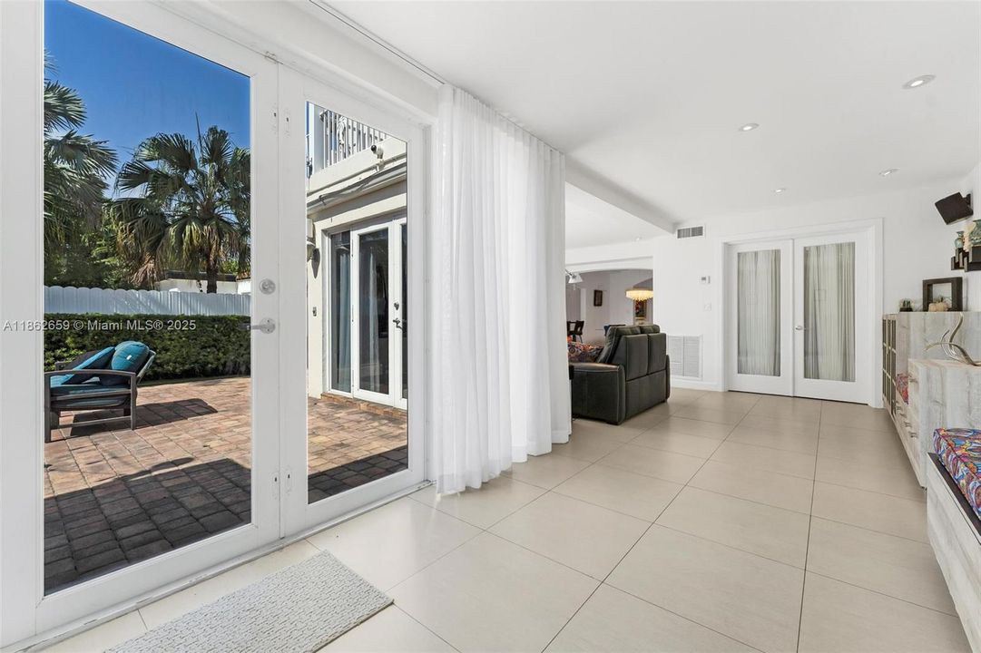 For Sale: $3,650,000 (4 beds, 4 baths, 3281 Square Feet)