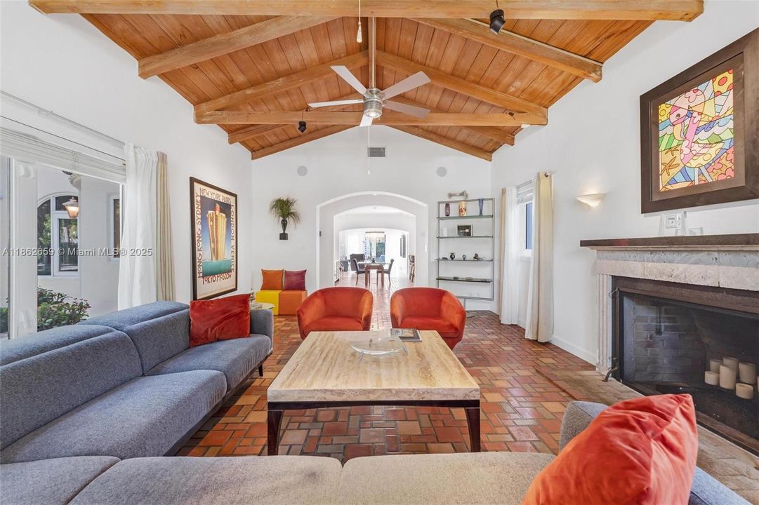 For Sale: $3,650,000 (4 beds, 4 baths, 3281 Square Feet)