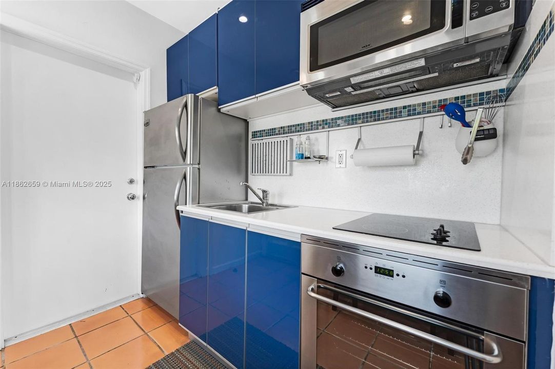 For Sale: $3,650,000 (4 beds, 4 baths, 3281 Square Feet)