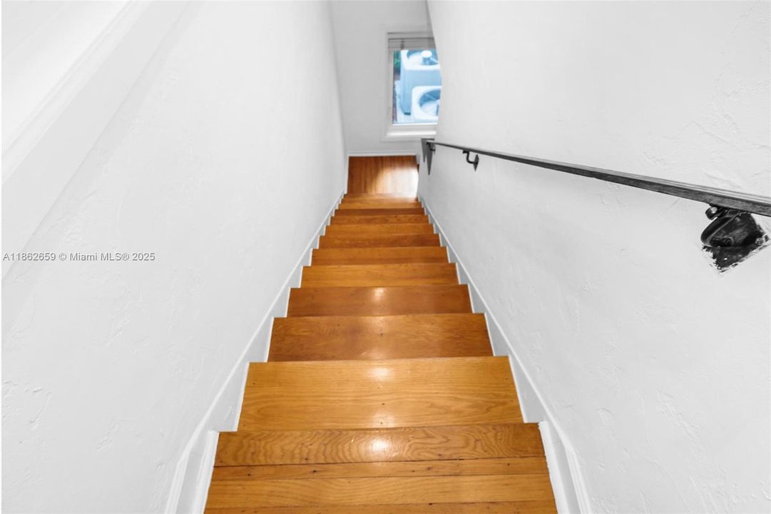 For Sale: $3,650,000 (4 beds, 4 baths, 3281 Square Feet)