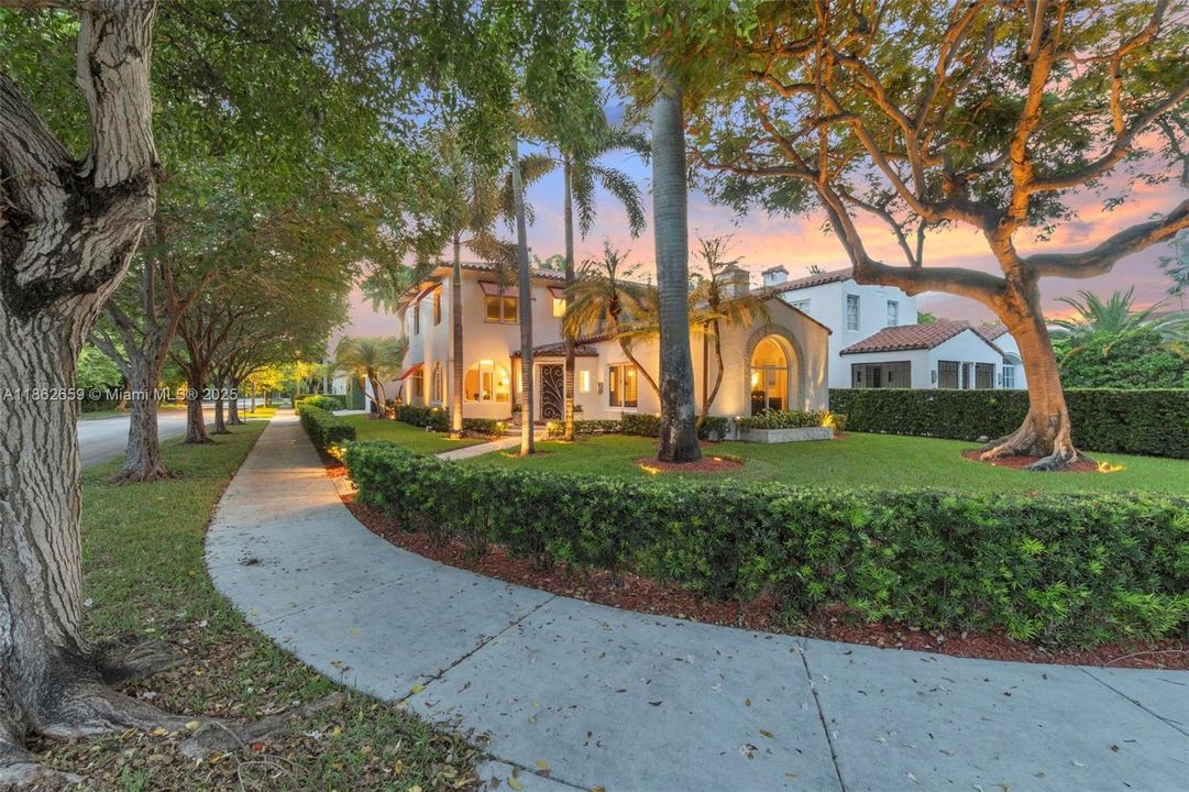 For Sale: $3,650,000 (4 beds, 4 baths, 3281 Square Feet)