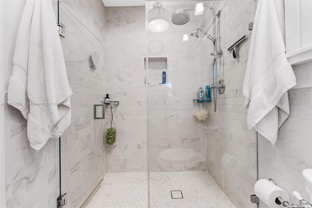 For Sale: $3,650,000 (4 beds, 4 baths, 3281 Square Feet)