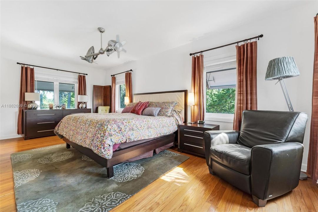 For Sale: $3,650,000 (4 beds, 4 baths, 3281 Square Feet)