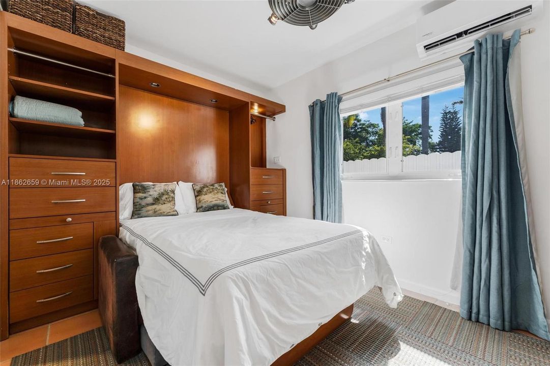 For Sale: $3,650,000 (4 beds, 4 baths, 3281 Square Feet)