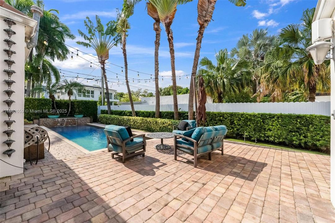 For Sale: $3,650,000 (4 beds, 4 baths, 3281 Square Feet)
