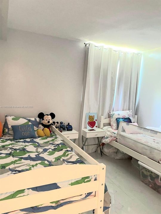 Recientemente alquilado: $2,500 (2 camas, 2 baños, 1086 Pies cuadrados)