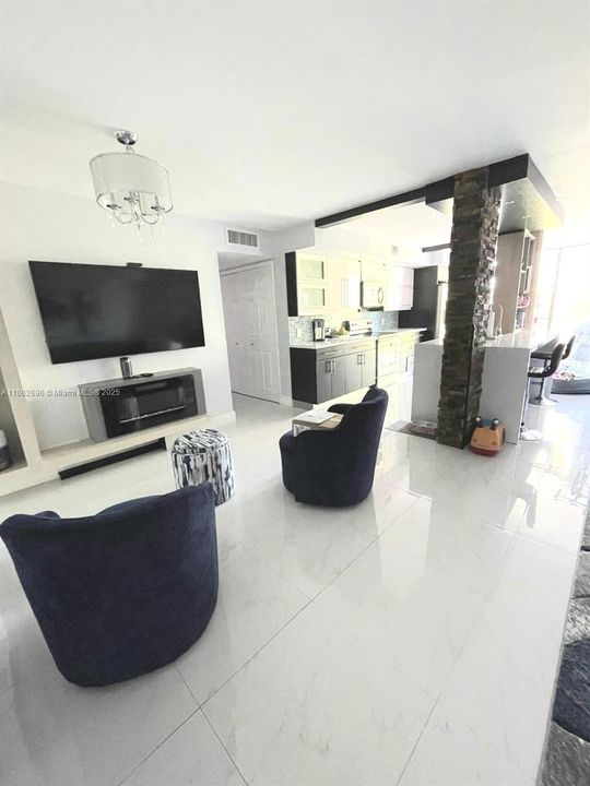 Recientemente alquilado: $2,500 (2 camas, 2 baños, 1086 Pies cuadrados)