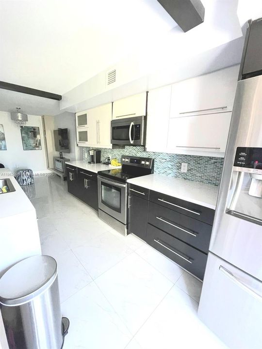 Recientemente alquilado: $2,500 (2 camas, 2 baños, 1086 Pies cuadrados)