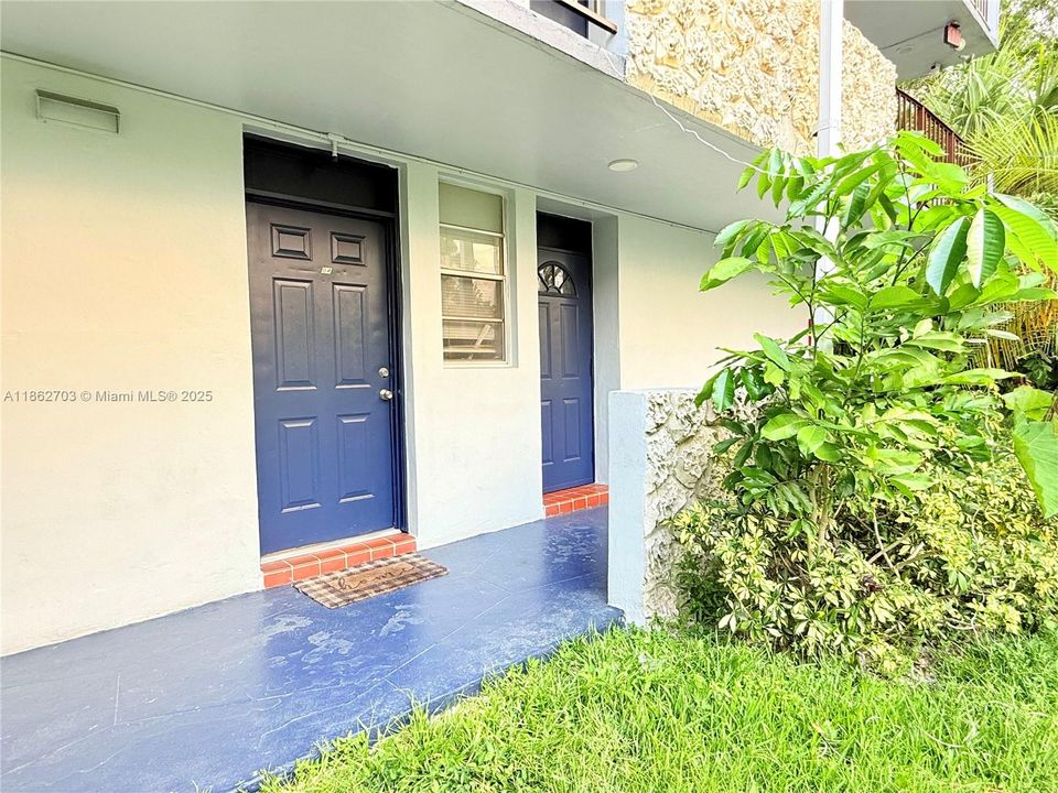 For Sale: $111,000 (1 beds, 1 baths, 790 Square Feet)