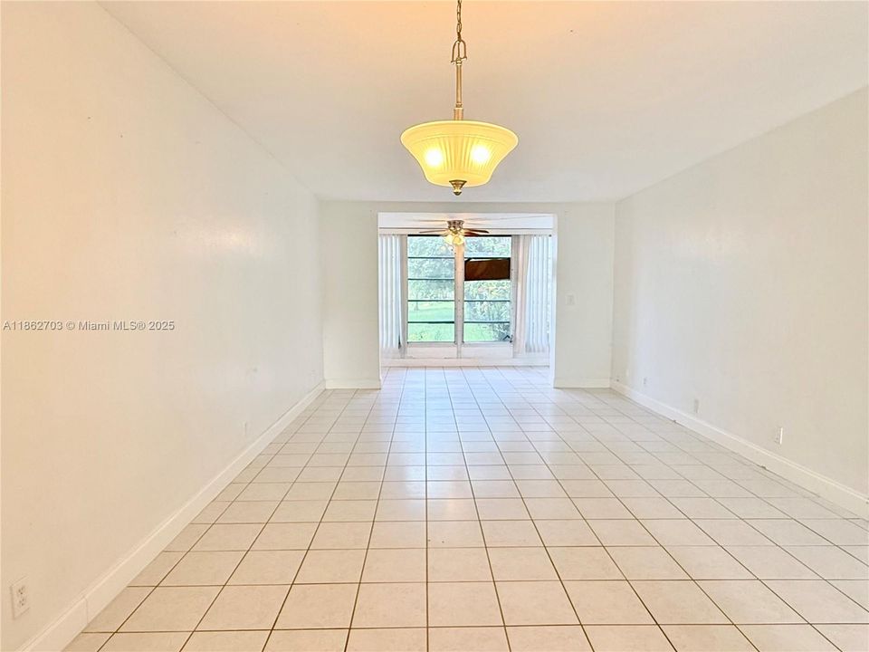 For Sale: $111,000 (1 beds, 1 baths, 790 Square Feet)