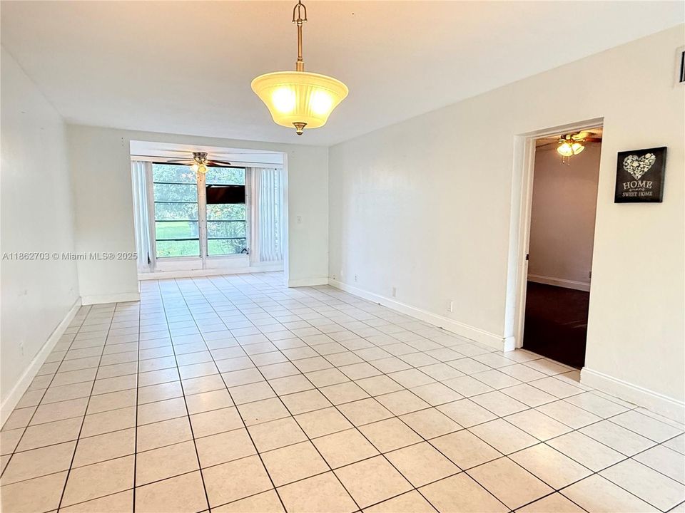For Sale: $111,000 (1 beds, 1 baths, 790 Square Feet)