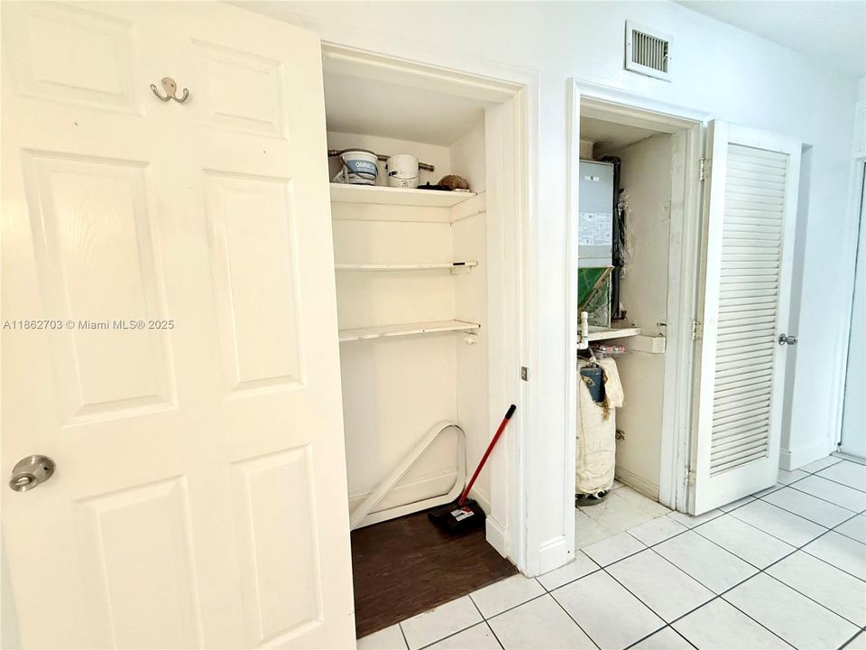 For Sale: $111,000 (1 beds, 1 baths, 790 Square Feet)