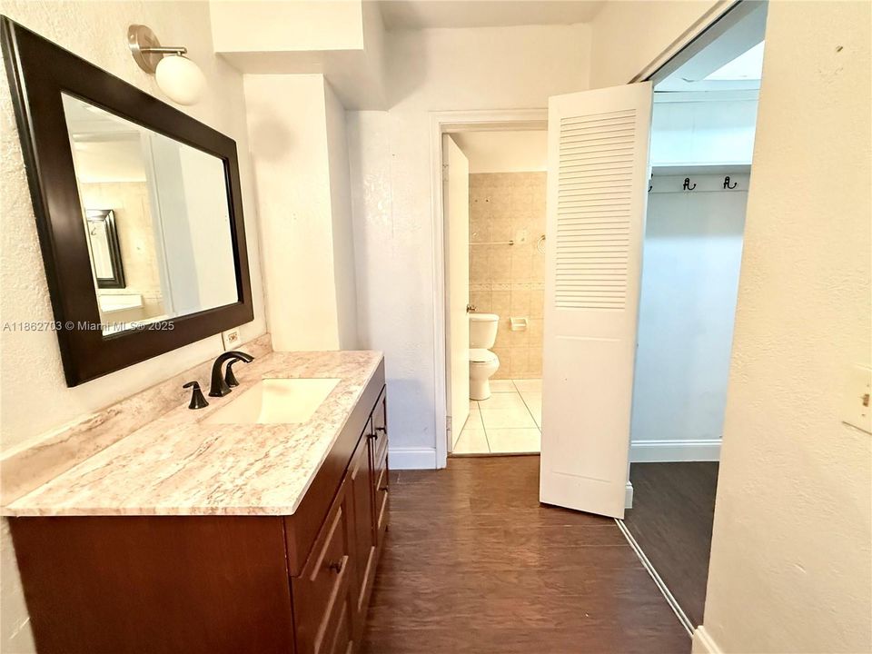 For Sale: $111,000 (1 beds, 1 baths, 790 Square Feet)