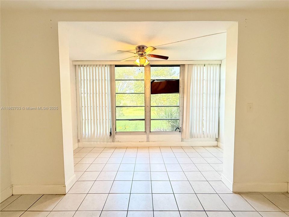 For Sale: $111,000 (1 beds, 1 baths, 790 Square Feet)