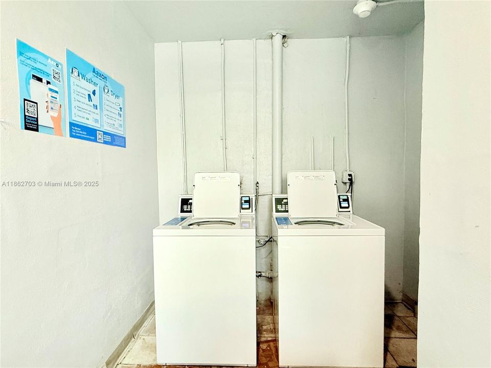 For Sale: $111,000 (1 beds, 1 baths, 790 Square Feet)