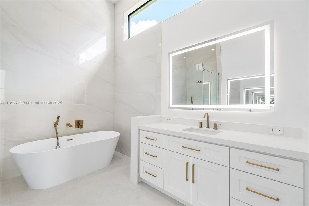 Недавно продано: $2,250,000 (3 спален, 3 ванн, 2540 Квадратных фут)