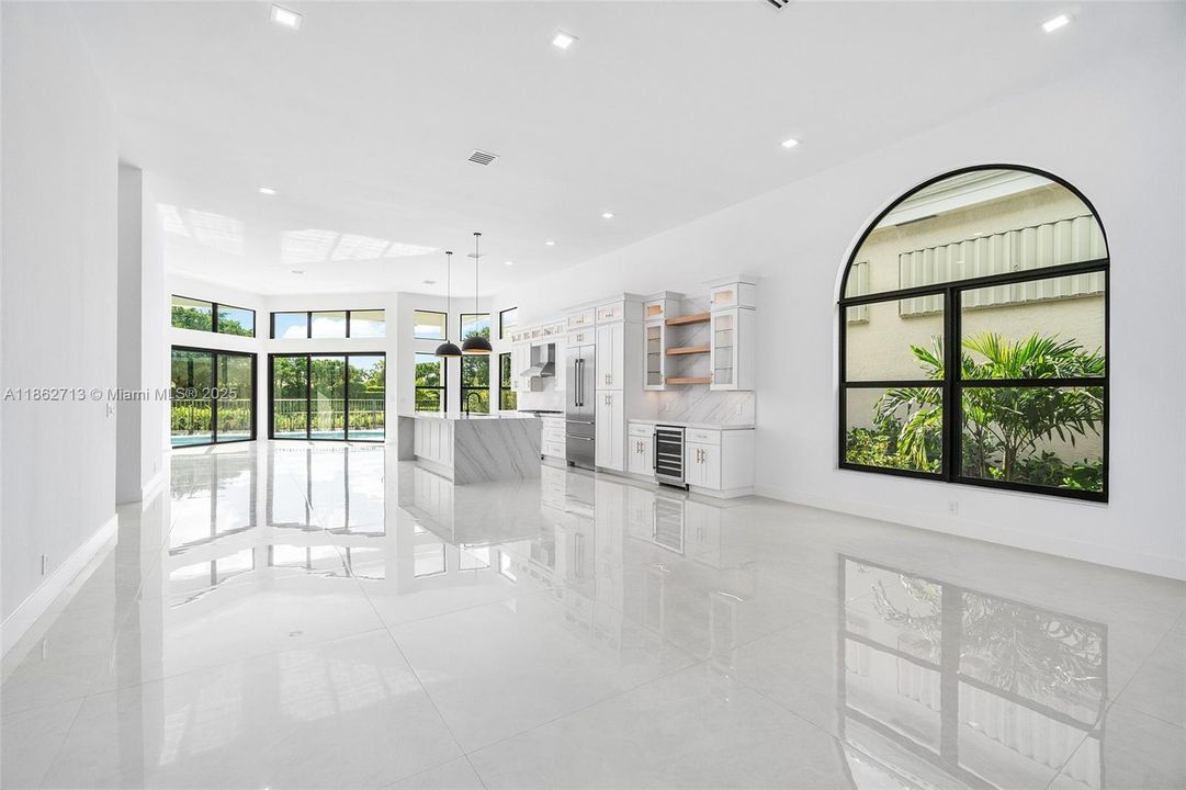 Недавно продано: $2,250,000 (3 спален, 3 ванн, 2540 Квадратных фут)