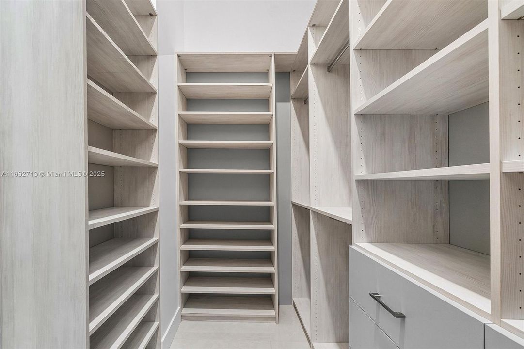 Недавно продано: $2,250,000 (3 спален, 3 ванн, 2540 Квадратных фут)