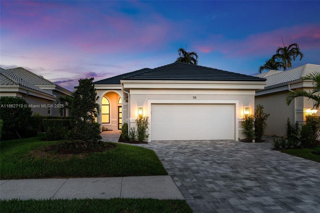 Недавно продано: $2,250,000 (3 спален, 3 ванн, 2540 Квадратных фут)