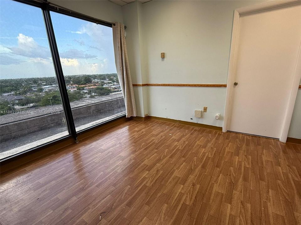 最近售出: $1,100 (0 贝兹, 0 浴室, 0 平方英尺)