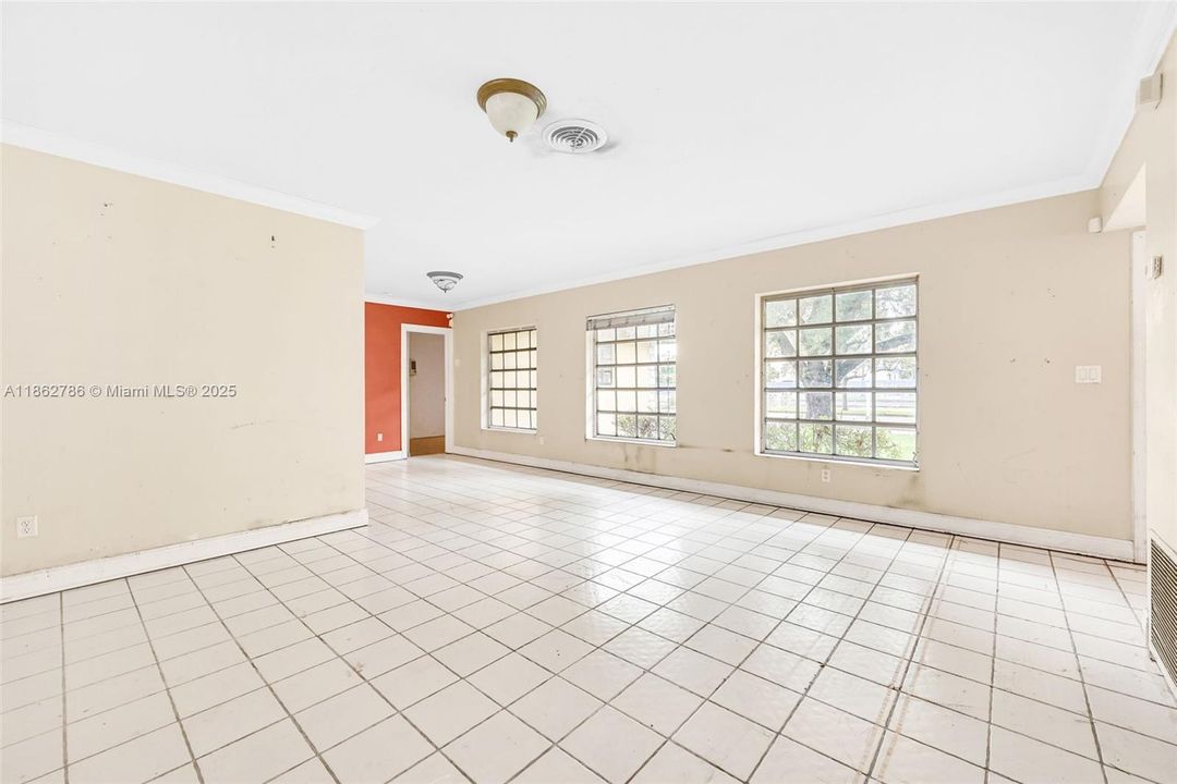 Active With Contract: $779,000 (4 beds, 4 baths, 1940 Square Feet)