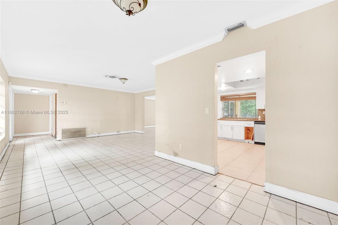 Active With Contract: $779,000 (4 beds, 4 baths, 1940 Square Feet)