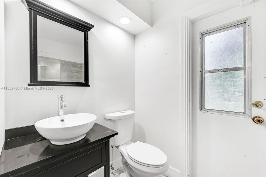 Active With Contract: $779,000 (4 beds, 4 baths, 1940 Square Feet)