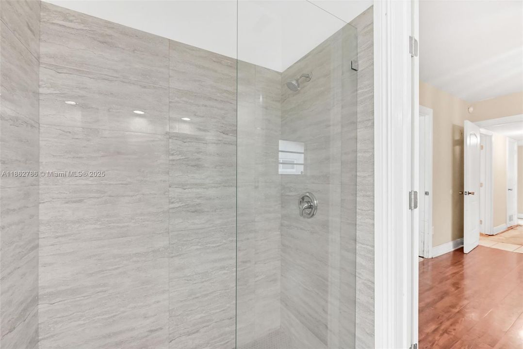 Active With Contract: $779,000 (4 beds, 4 baths, 1940 Square Feet)