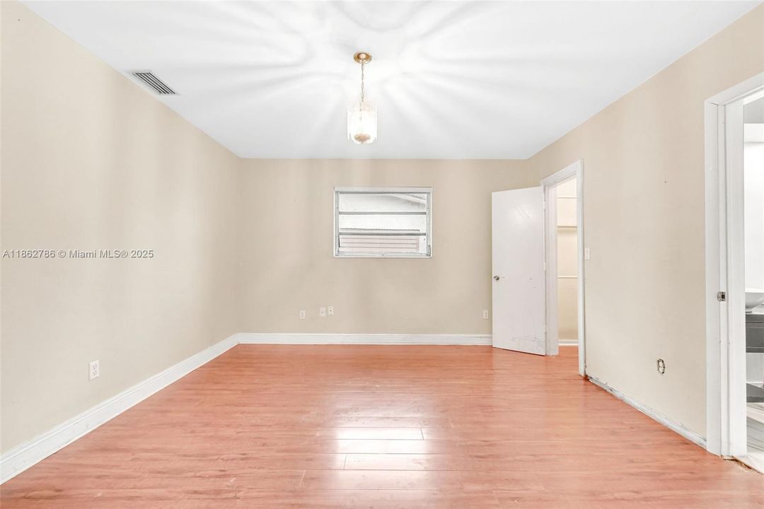 Active With Contract: $779,000 (4 beds, 4 baths, 1940 Square Feet)