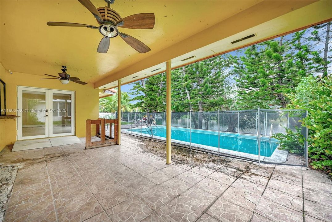 Active With Contract: $779,000 (4 beds, 4 baths, 1940 Square Feet)