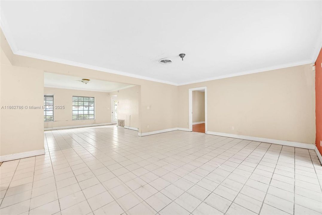 Active With Contract: $779,000 (4 beds, 4 baths, 1940 Square Feet)