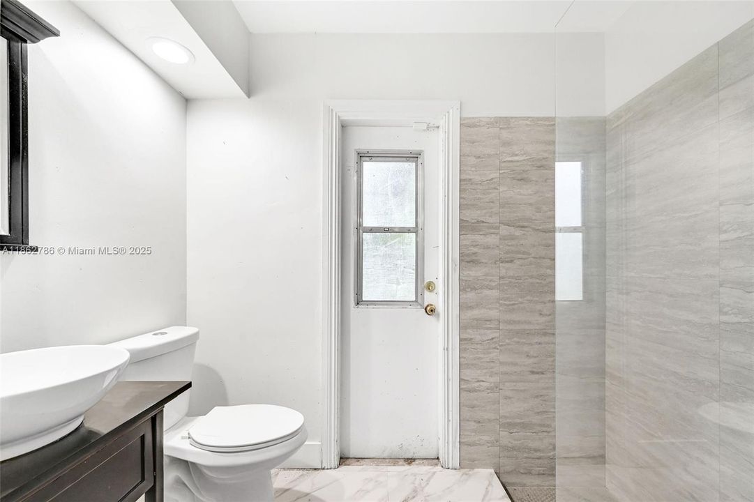 Active With Contract: $779,000 (4 beds, 4 baths, 1940 Square Feet)