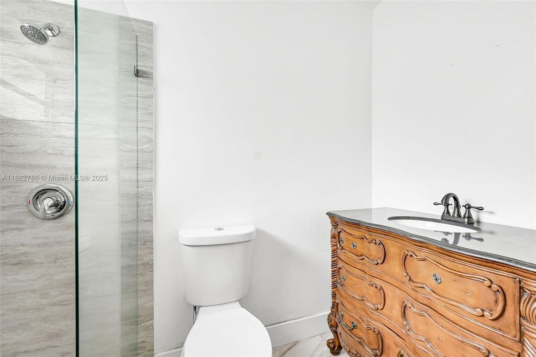 Active With Contract: $779,000 (4 beds, 4 baths, 1940 Square Feet)