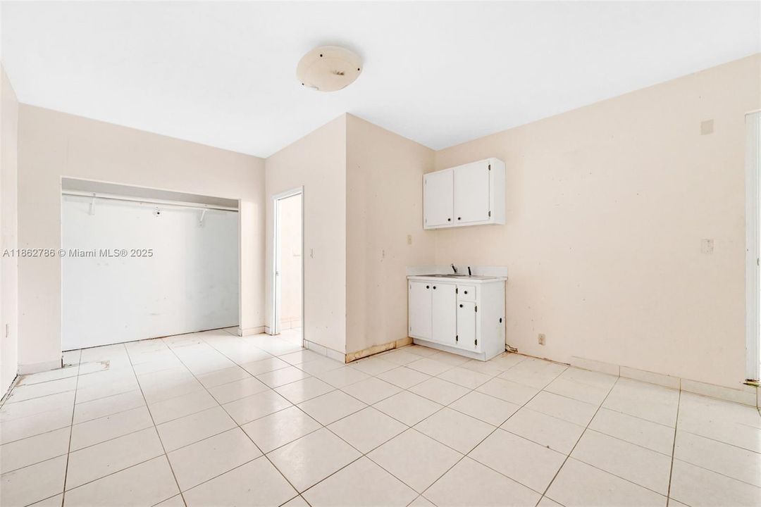 Active With Contract: $779,000 (4 beds, 4 baths, 1940 Square Feet)