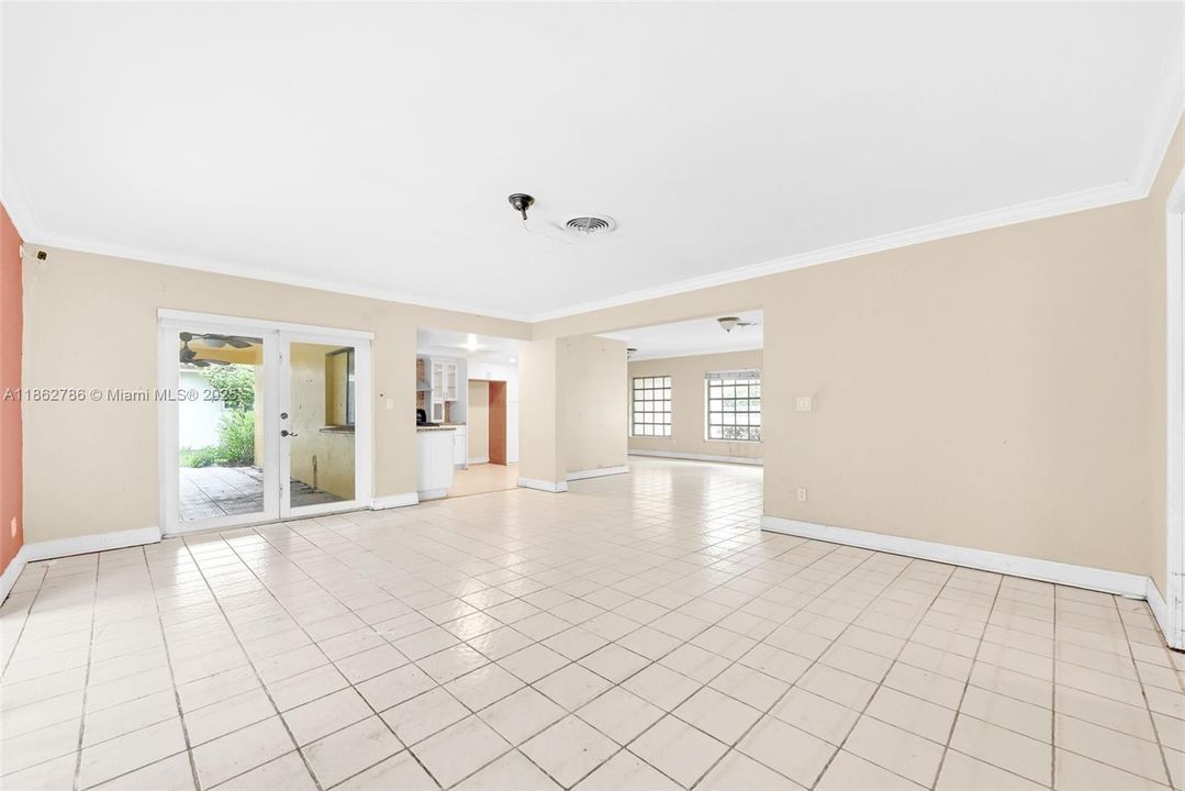 Active With Contract: $779,000 (4 beds, 4 baths, 1940 Square Feet)