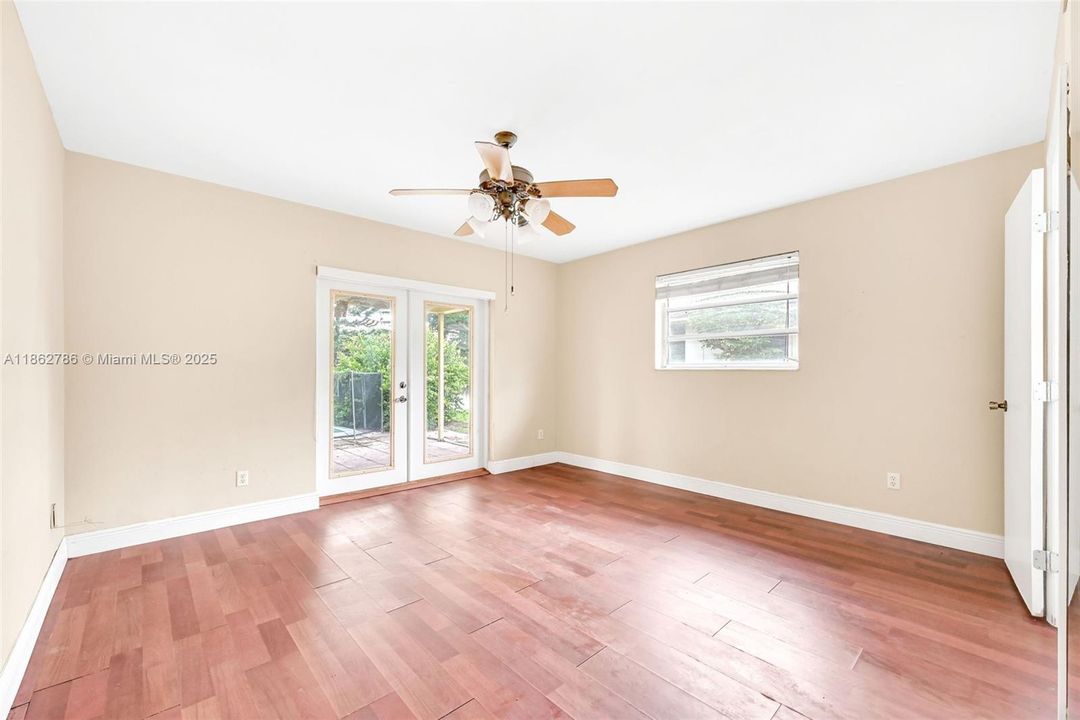 Active With Contract: $779,000 (4 beds, 4 baths, 1940 Square Feet)