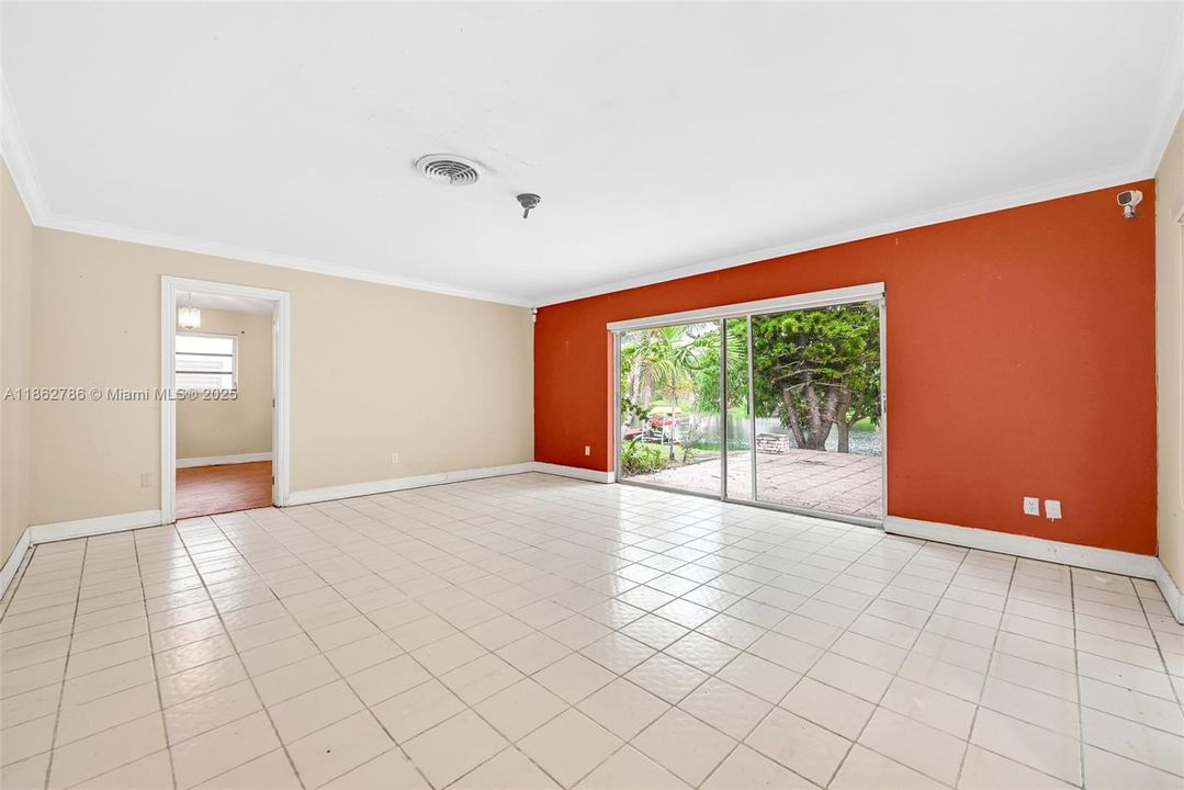 Active With Contract: $779,000 (4 beds, 4 baths, 1940 Square Feet)