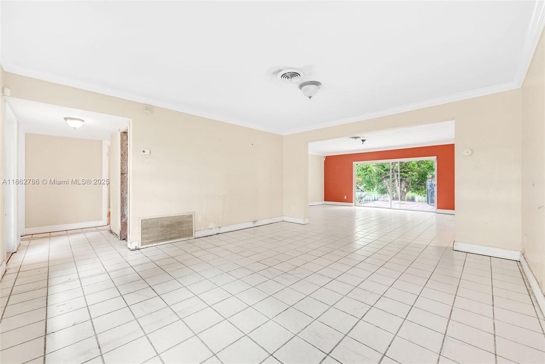 Active With Contract: $779,000 (4 beds, 4 baths, 1940 Square Feet)