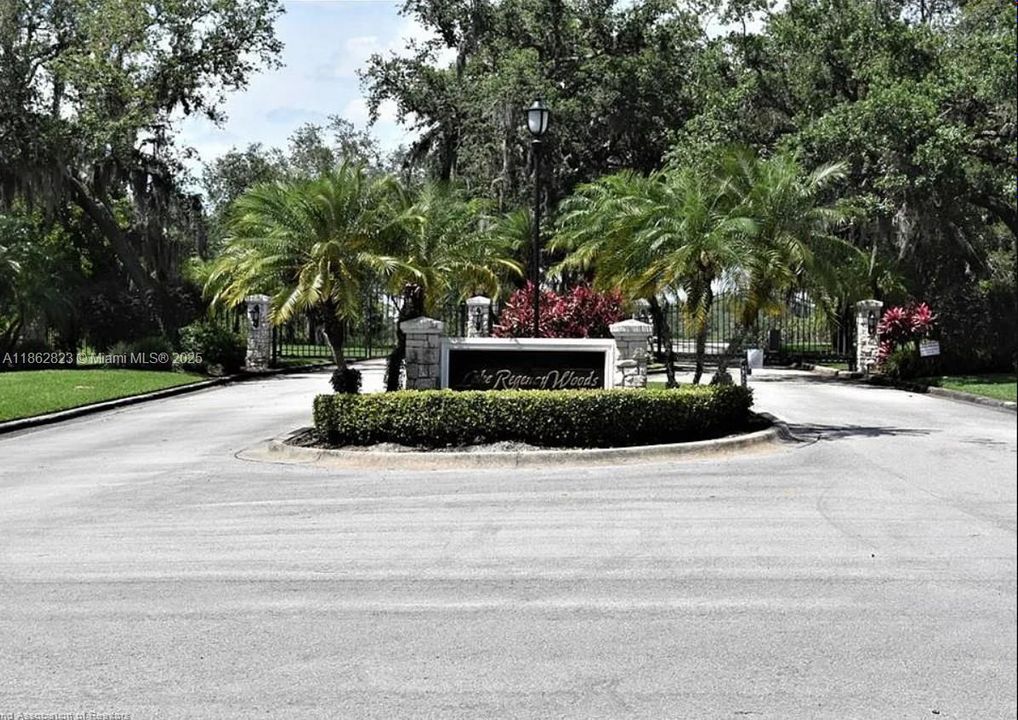 最近售出: $29,990 (1.01 acres)