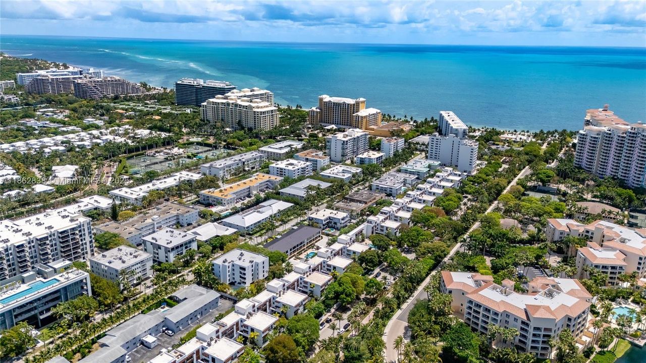 出租: $3,400 (1 贝兹, 1 浴室, 833 平方英尺)