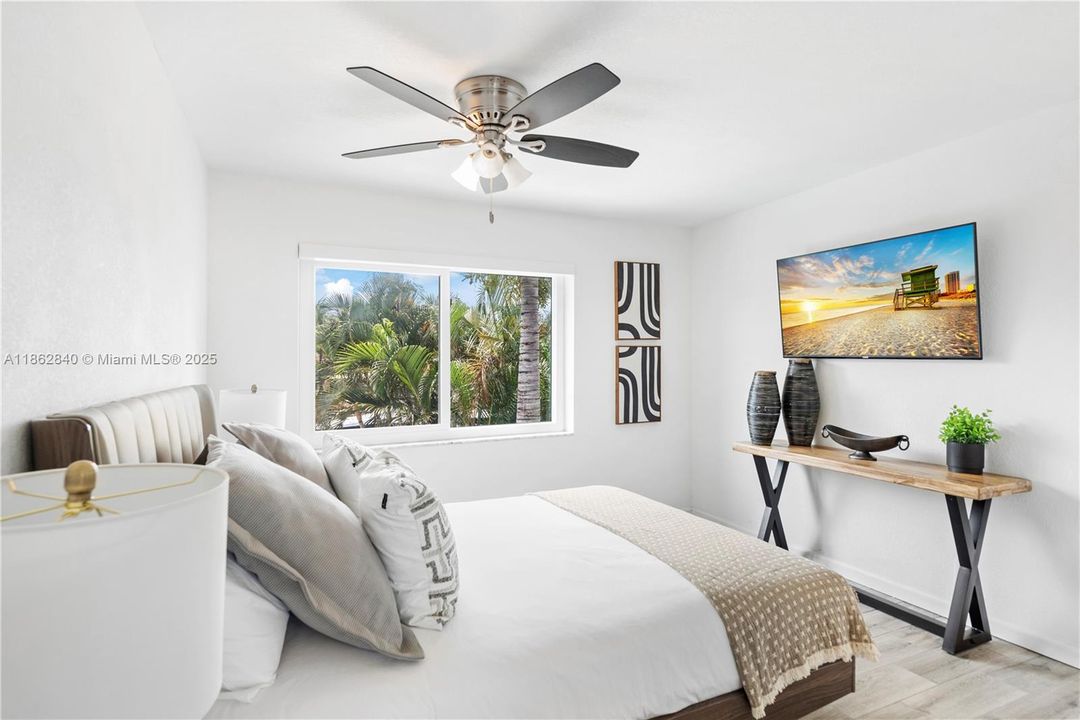 В аренду: $12,000 (5 спален, 3 ванн, 2500 Квадратных фут)