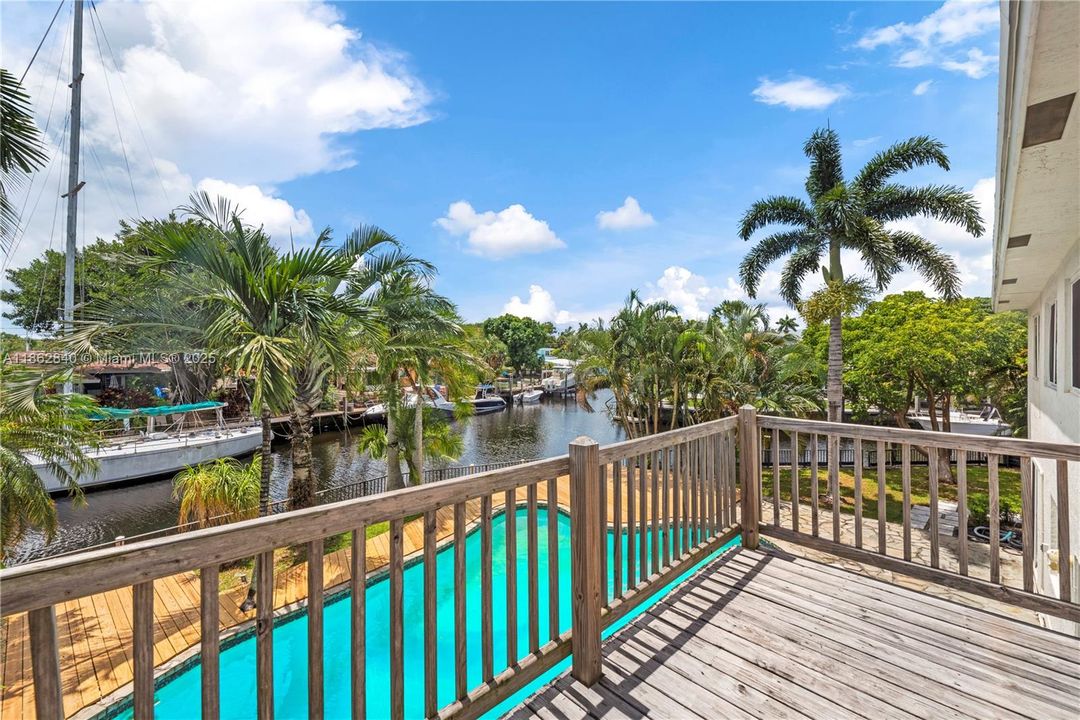 В аренду: $12,000 (5 спален, 3 ванн, 2500 Квадратных фут)