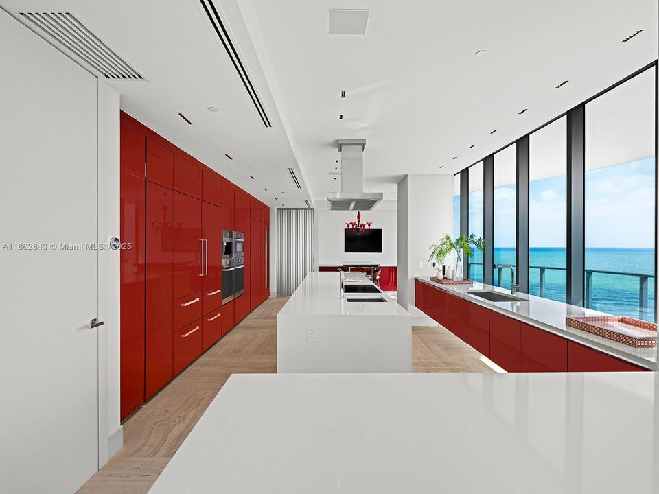 На продажу: $11,800,000 (4 спален, 5 ванн, 4992 Квадратных фут)