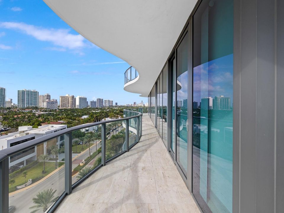 На продажу: $11,800,000 (4 спален, 5 ванн, 4992 Квадратных фут)