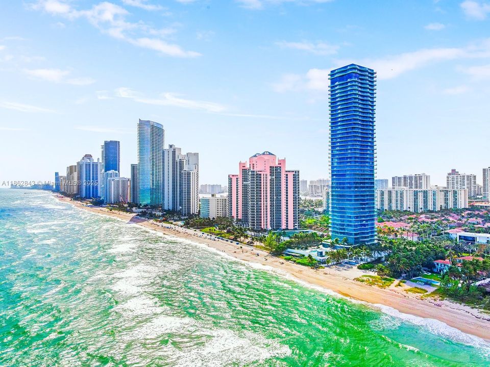 На продажу: $11,800,000 (4 спален, 5 ванн, 4992 Квадратных фут)